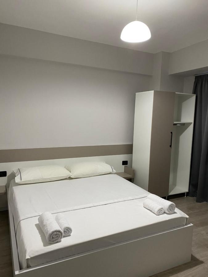Hotel Cakalli Sarandë Exterior foto